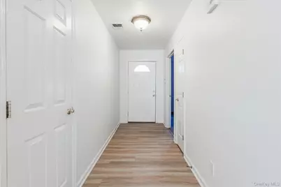 911 Altessa Boulevard, Melville, NY 11747 - Photo 3