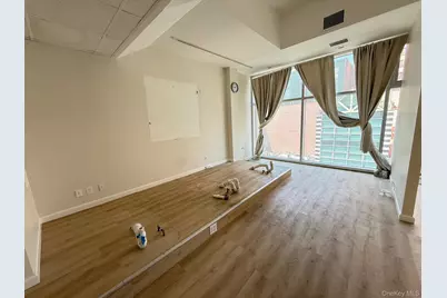 13516 Roosevelt Avenue, Flushing, NY 11354 - Photo 9