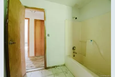 10 Diviesti Drive, Marlboro, NY 12542 - Photo 11