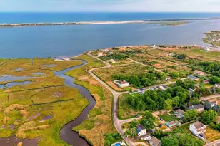 63 Washington Ave, Mastic Beach, NY 11951 - Photo 15