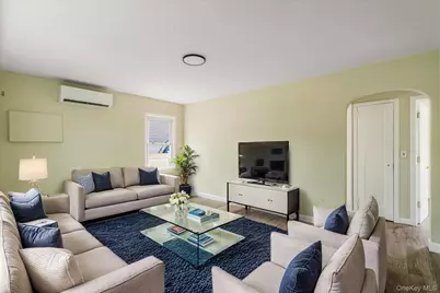 325 Pennsylvania Avenue, Roosevelt, NY 11575 - Photo 3