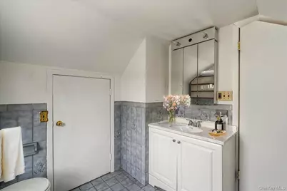 325 Pennsylvania Avenue, Roosevelt, NY 11575 - Photo 17