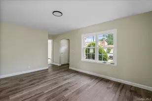 325 Pennsylvania Ave, Roosevelt, NY 11575 - Photo 5