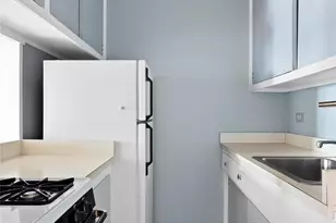 330 E 70th St, New York, NY 10021 - Photo 3