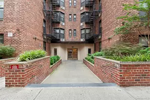 330 E 70th St, New York, NY 10021 - Photo 7