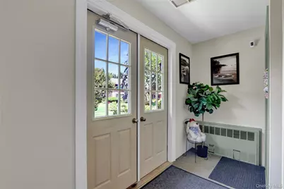 205 Edmunton Drive #H17, North Babylon, NY 11703 - Photo 5