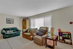 205 Edmunton Dr, North Babylon, NY 11703 - Photo 7