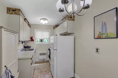 205 Edmunton Drive #H17, North Babylon, NY 11703 - Photo 9