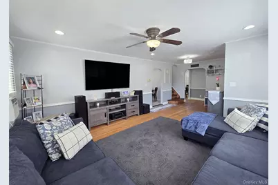 945 Benedict Street, Bohemia, NY 11716 - Photo 7