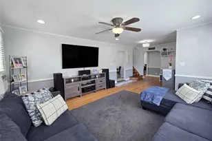 945 Benedict St, Bohemia, NY 11716 - Photo 7