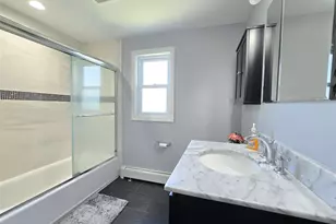 945 Benedict St, Bohemia, NY 11716 - Photo 17