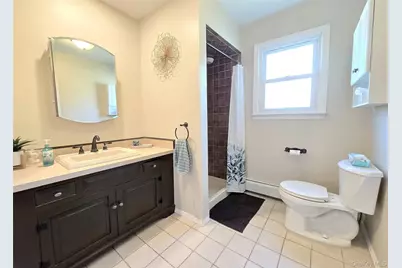 945 Benedict Street, Bohemia, NY 11716 - Photo 19