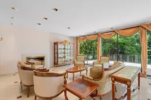 512 E Shore Rd, Great Neck, NY 11024 - Photo 11