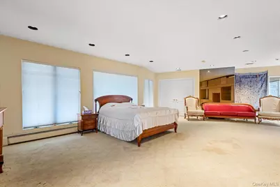 512 E Shore Road, Great Neck, NY 11024 - Photo 31