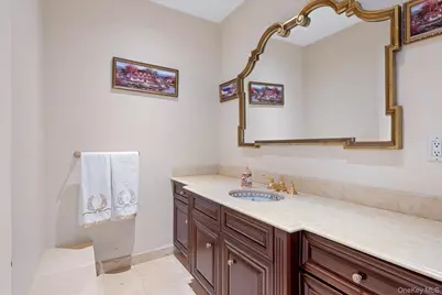 512 E Shore Road, Great Neck, NY 11024 - Photo 33