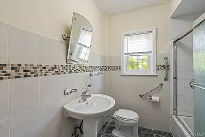 8702 188th Street, Jamaica, NY 11423 - Photo 9