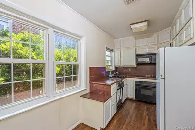 8702 188th Street, Jamaica, NY 11423 - Photo 7