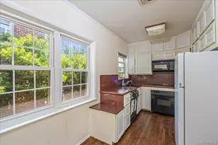 87-02 188th St, Jamaica, NY 11423 - Photo 7