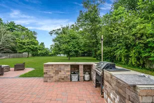 39 Aron Dr, Bohemia, NY 11716 - Photo 21