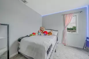 39 Aron Dr, Bohemia, NY 11716 - Photo 15