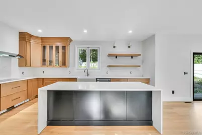 628 Meadow Road, Smithtown, NY 11754 - Photo 11