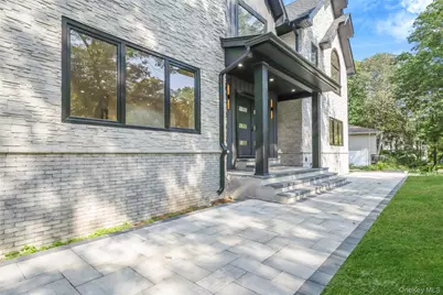 628 Meadow Road, Smithtown, NY 11754 - Photo 3