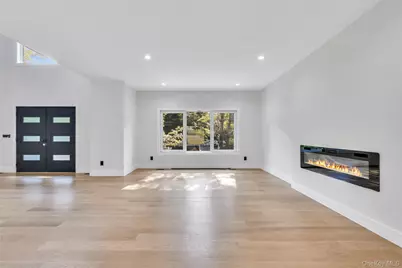 628 Meadow Road, Smithtown, NY 11754 - Photo 5