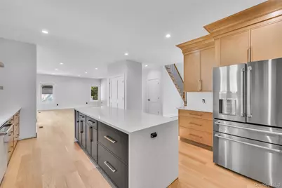 628 Meadow Road, Smithtown, NY 11754 - Photo 9