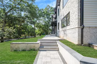 628 Meadow Road, Smithtown, NY 11754 - Photo 47