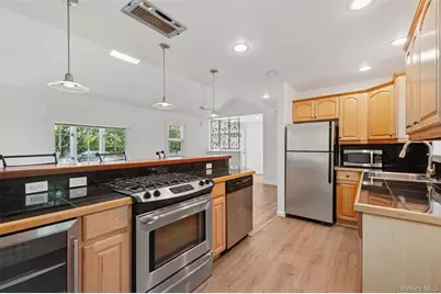 4 E End Avenue, East Quogue, NY 11942 - Photo 9