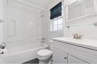 4 E End Avenue, East Quogue, NY 11942 - Photo 11