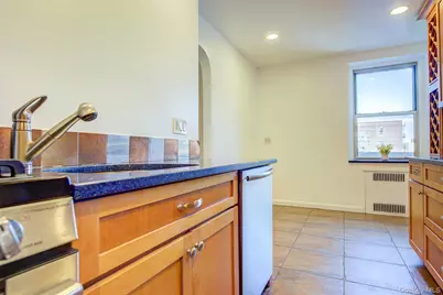 64-85 Saunders Street #D3, Rego Park, NY 11375 - Photo 5