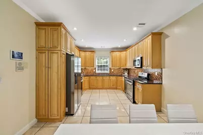 1113 Parkview Drive, Spring Valley, NY 10977 - Photo 11