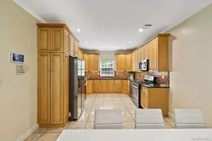 1113 Parkview Dr, Spring Valley, NY 10977 - Photo 11