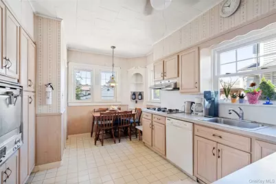 107 Melrose Avenue, East Rockaway, NY 11518 - Photo 11