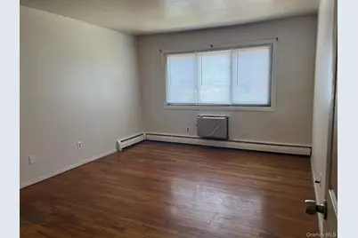 2453 D Union Boulevard, Islip, NY 11751 - Photo 5
