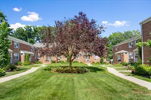 77 Edwards St, Roslyn Heights, NY 11577 - Photo 19