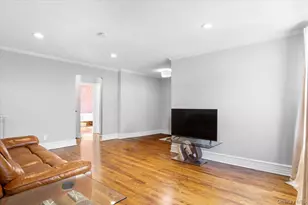 77 Edwards St, Roslyn Heights, NY 11577 - Photo 7