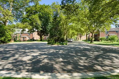 77 Edwards Street #2A, Roslyn Heights, NY 11577 - Photo 21