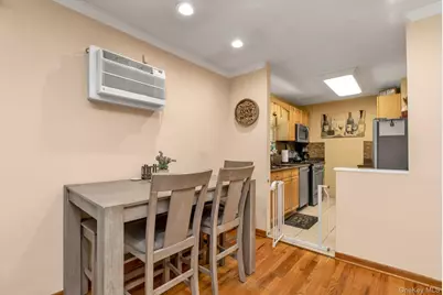 8224 Langdale Street #138B, New Hyde Park, NY 11004 - Photo 5