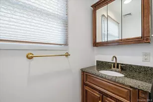 189 N Windhorst Ave, Bethpage, NY 11714 - Photo 11