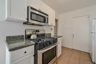 1031 West St, Riverhead, NY 11901 - Photo 13