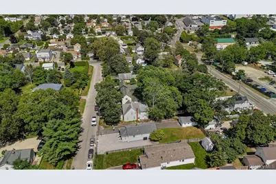 1031 West Street, Riverhead, NY 11901 - Photo 19