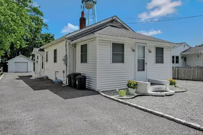 1031 West Street, Riverhead, NY 11901 - Photo 5