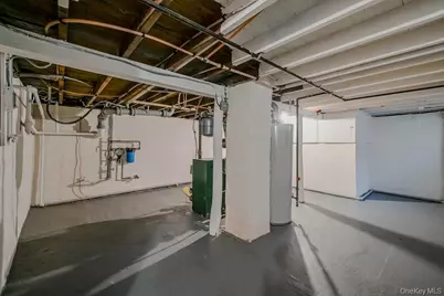 1031 West Street, Riverhead, NY 11901 - Photo 17