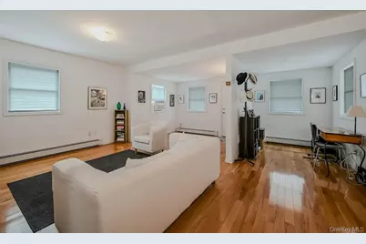 1031 West Street, Riverhead, NY 11901 - Photo 9