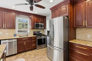 7 Mortimer St, Westhampton Beach, NY 11978 - Photo 7