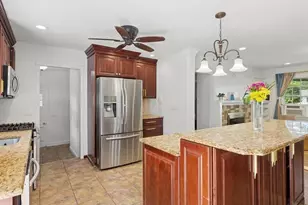 7 Mortimer St, Westhampton Beach, NY 11978 - Photo 9