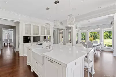 9 Hicks Lane, Sands Point, NY 11050 - Photo 17