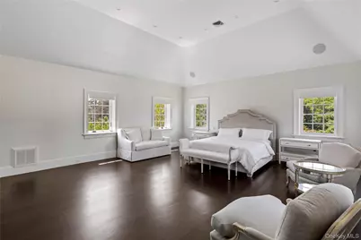 9 Hicks Lane, Sands Point, NY 11050 - Photo 29